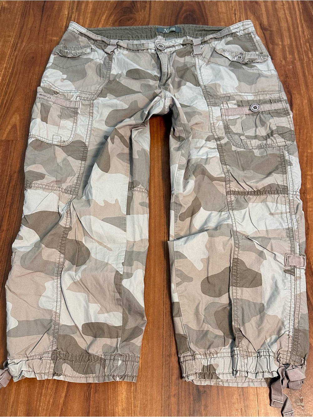 Cargo Capri Pants - Beige Camo